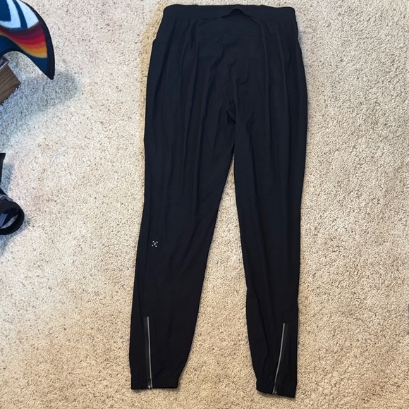 Lululemon men’s joggers size Small - Picture 4 of 6